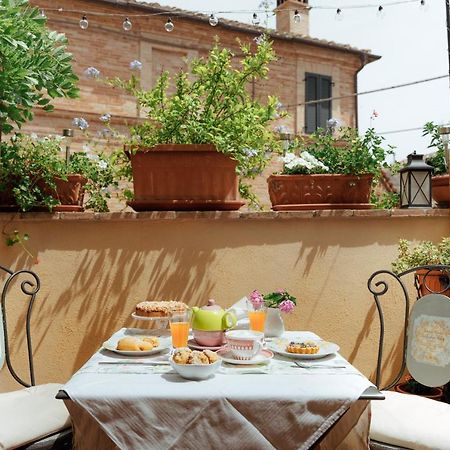 B&B La Finestra Sul Campanile Montecosaro  Eksteriør bilde